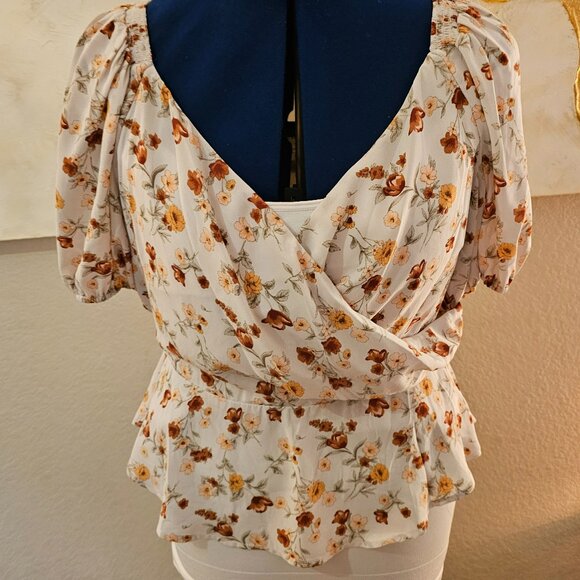 cream floral blouse - Picture 1 of 9